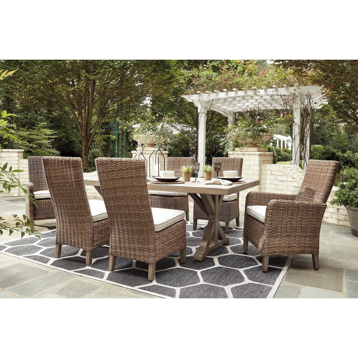 Signature Design by Ashley Beachcroft P791 7 pc Outdoor Dining Set